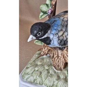 BIRD PORCELAIN FIGURINE MUSIC BOX GORHAM JAPAN